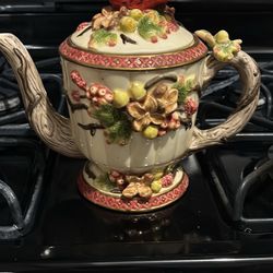 Lefton Cardinal Teapot 