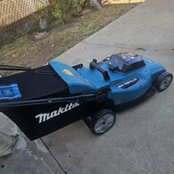 Lawnmower. Makita