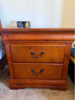 Pair night stands