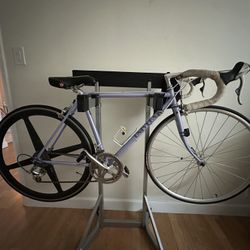 Univega Road Bike - Nuovo Sport Lawee Design