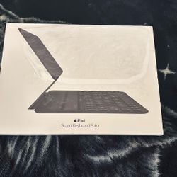 iPad Smart Keyboard Folio