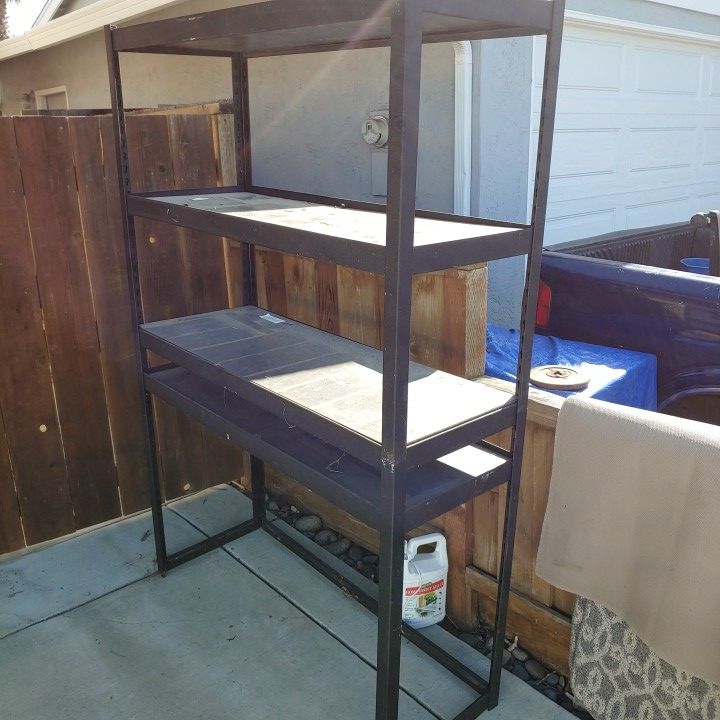 Storage shelf