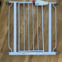 Regalo 30” Pressure-Mounted Baby Gate