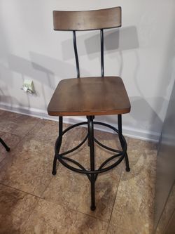 4 Swivel Bar Stool