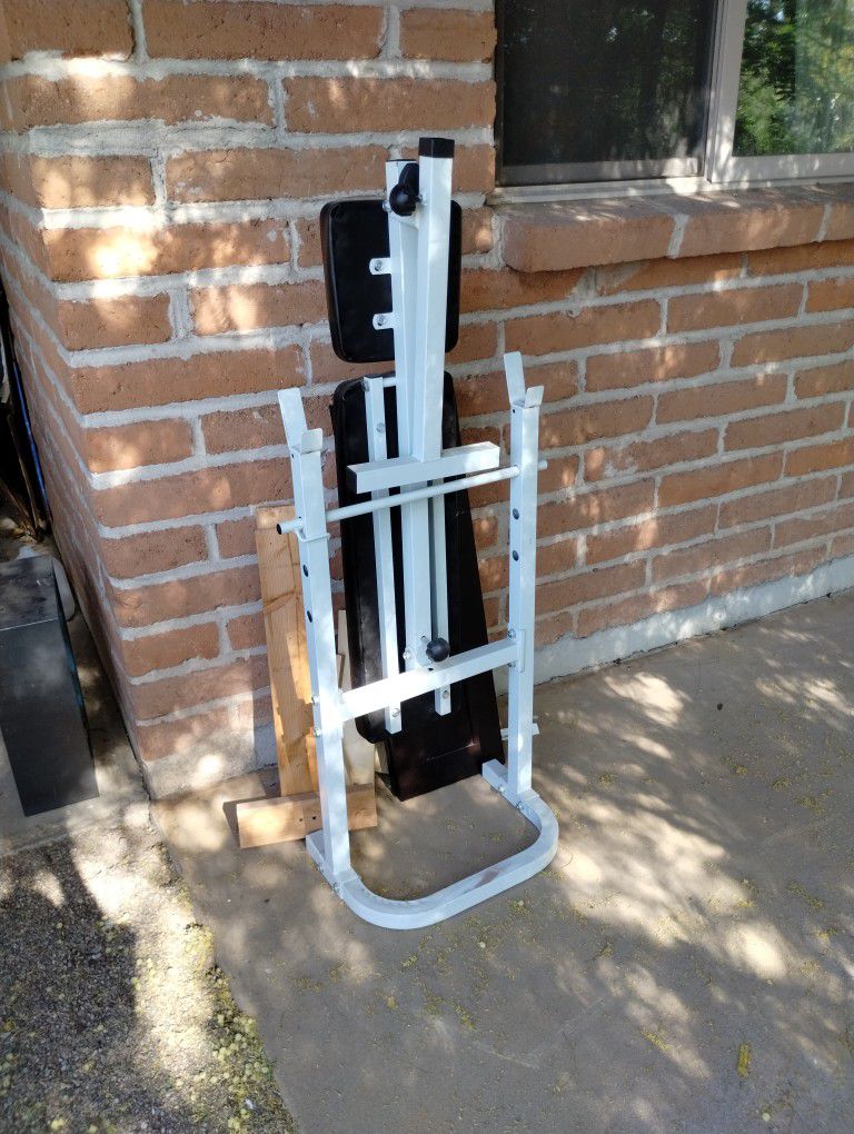 Folding Weight Bench No Weights. 