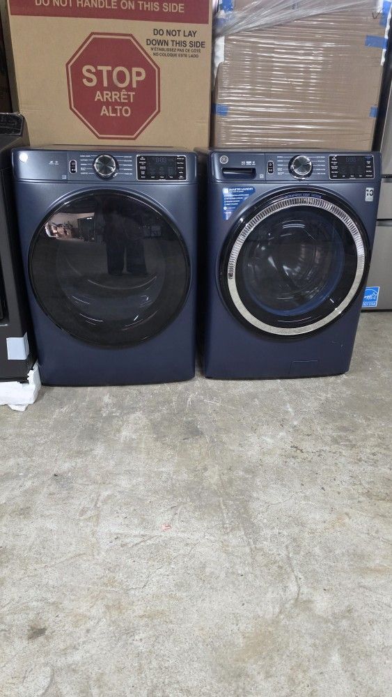 Brand New Ge Front Load Washer Dryer Set In Blue