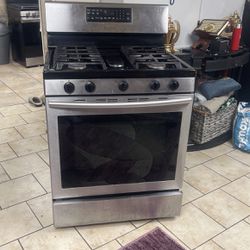 Oven For Sale Willing To Negotiations 
