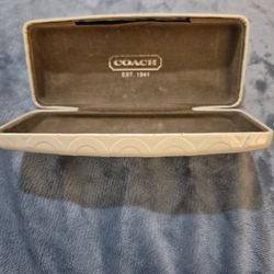 Authentic COACH White Signature C Hard Glasses Case – Cream/Off-White