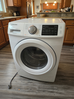 Samsung White Front-Load Electric Dryer with Moisture Sensor in good condition