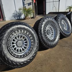 17" LOCK MOJAVE rims w- 32" Nitto Terra Grappler G3 Tires