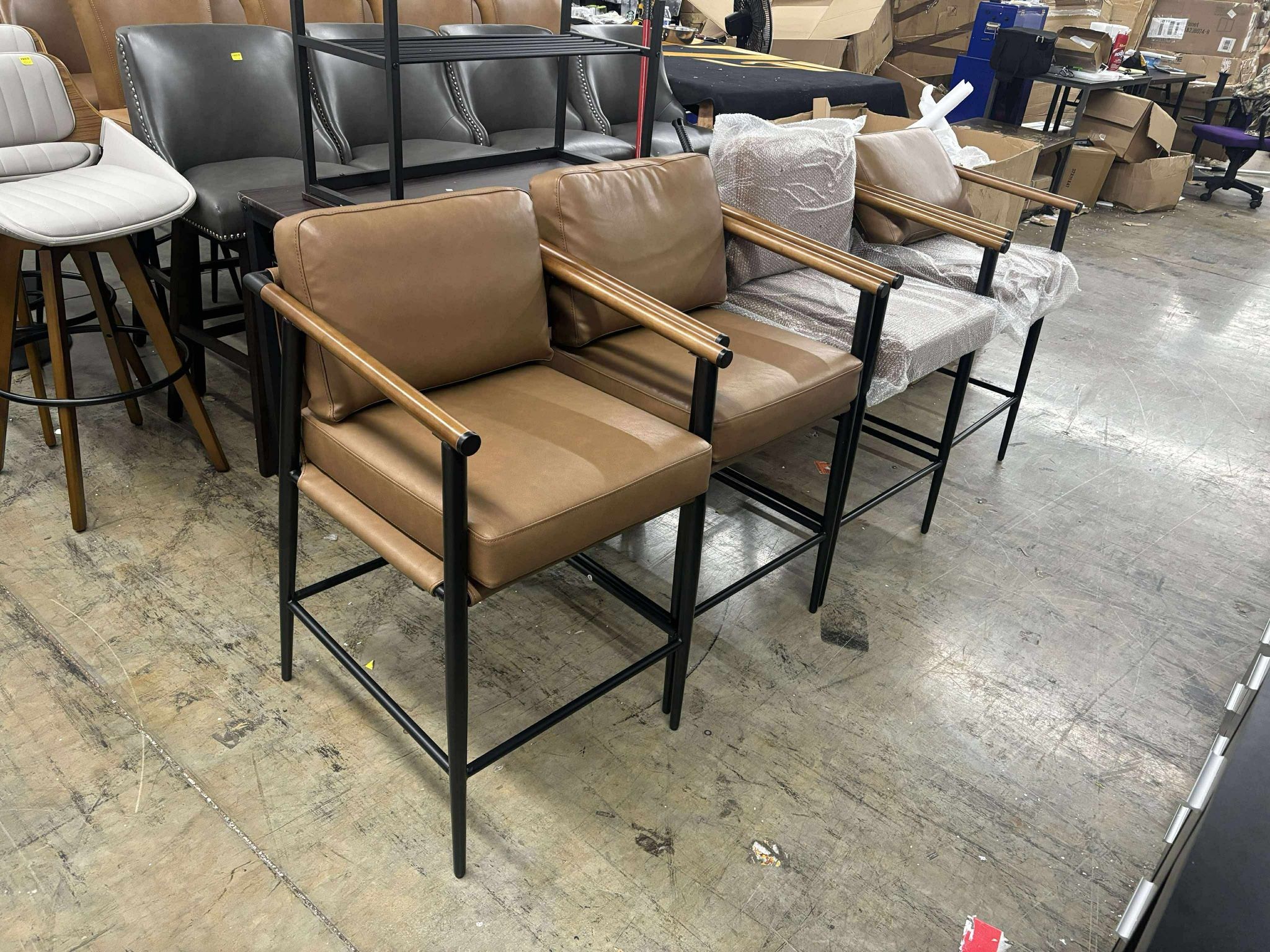 CHITA Modern Counter Stools Set of 4, Upholstered Bar Stools with Metal Frame and Wooden Armrests, Faux Leather in Saddle Brown