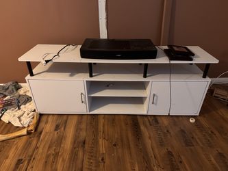 ENTERTAINMENT STAND