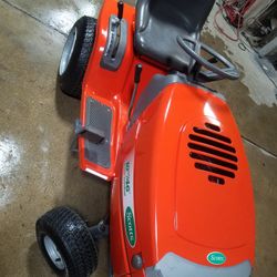Tractor SCOTTS 18 HP Twin Cruise Control