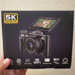 Brand New 5K Camera • 75 MP • Flip Screen • 2 Batteries + 32 GB SD