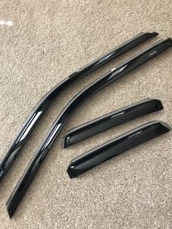Auto shade visor