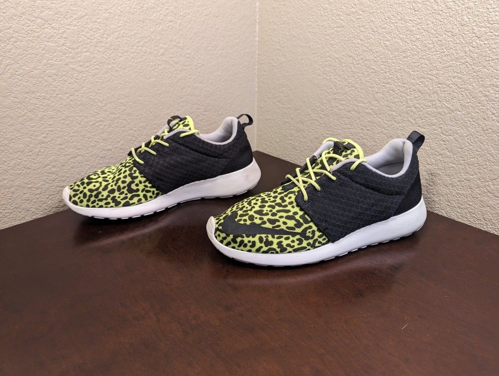 Nike Roshe Run FB Men’s Size 10 Leopard Cheetah Volt Black 580573-701 Neon