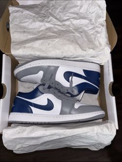 Air Jordan 1 Low Women’s Size 9