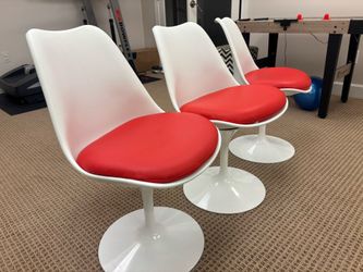 Negroni Red Swivel Dining Chair – Plush Cushion, Chrome Legs (Handyman Tightening Required)