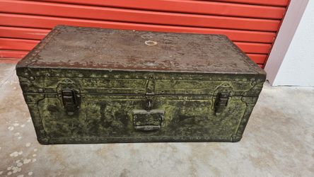 Vintage WW2 Military Soldier Footlocker Steamer Storage Trunk - Industrial Militaria Equipment Chest - Original War Relic US Army GI Green