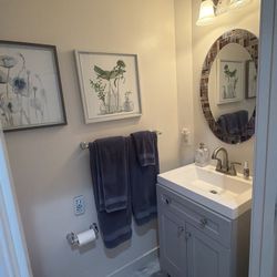 Oval Bathroom Mirror – Decorative Framed Mirror