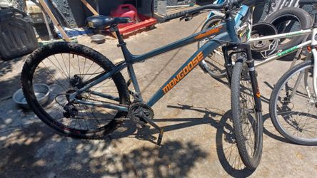 29' mongoose mountain bicycle