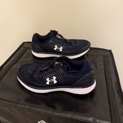 Men’s under armour charged size 10.5 