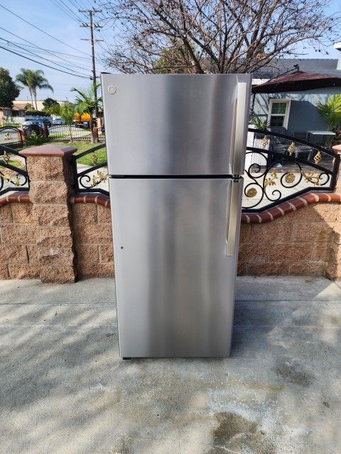 GE FRIDGE USED LIKE NEW CHECK ALL PICTURES MIRE TODAS LAS FOTOS 