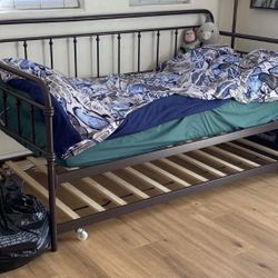 Twin Metal Day Bed + Trundle (1 Broken Slat) Frame Gunstock Brown 