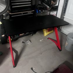 Gaming/computer desk
