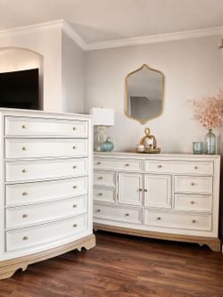 Stunning Oversized Refinished Cream Dresser Set (Delivery Available)