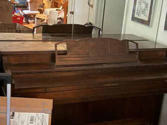Mendelssohn Upright Piano