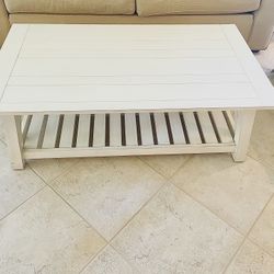 Coffee Table / Ethan Allen