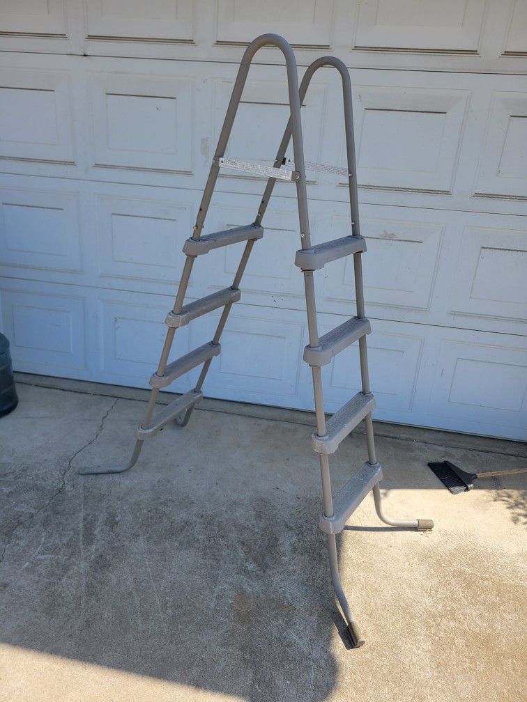 4 step pool ladder!