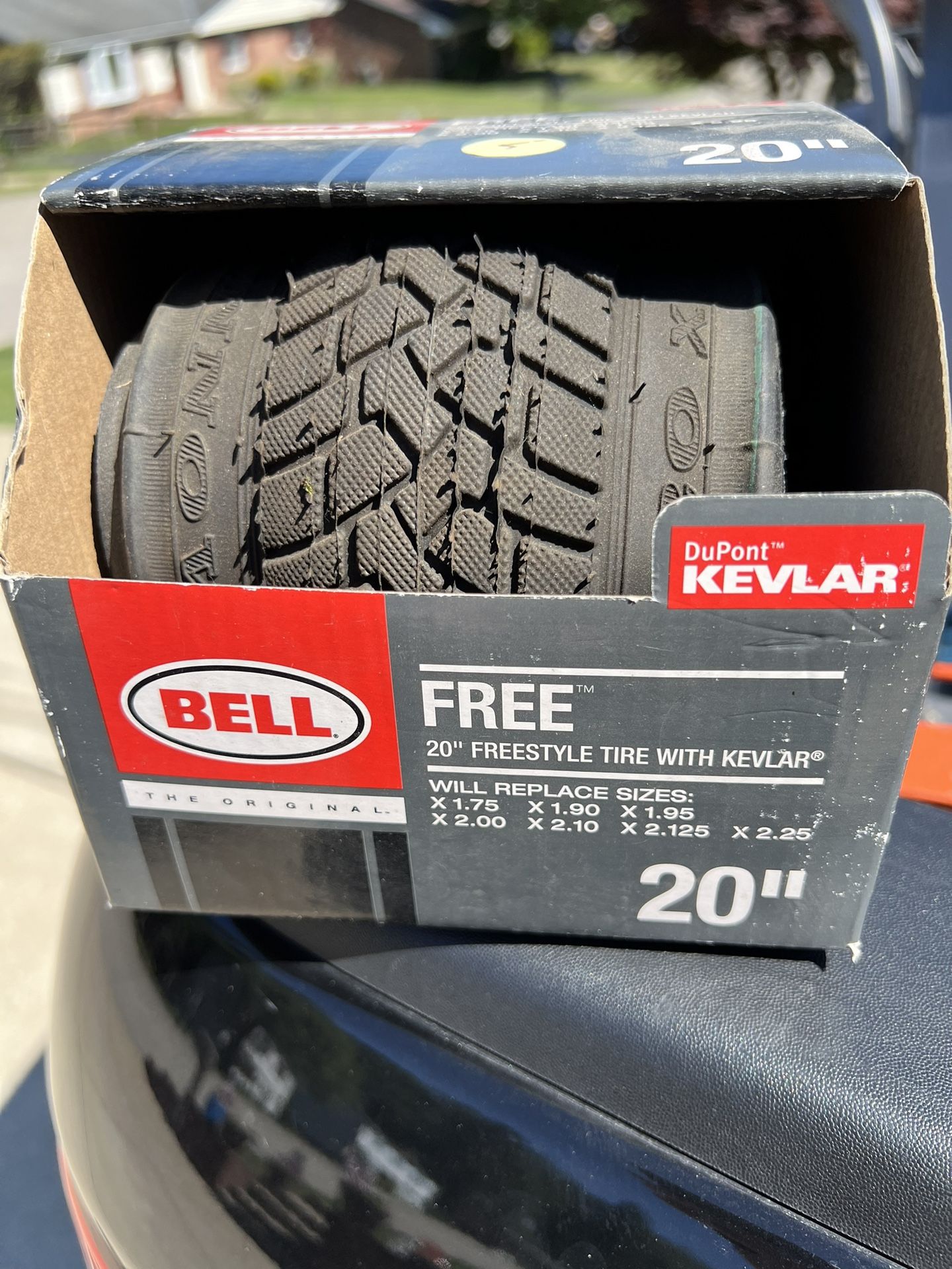20" FREESTYLE TIRE WITH KEVLAR®