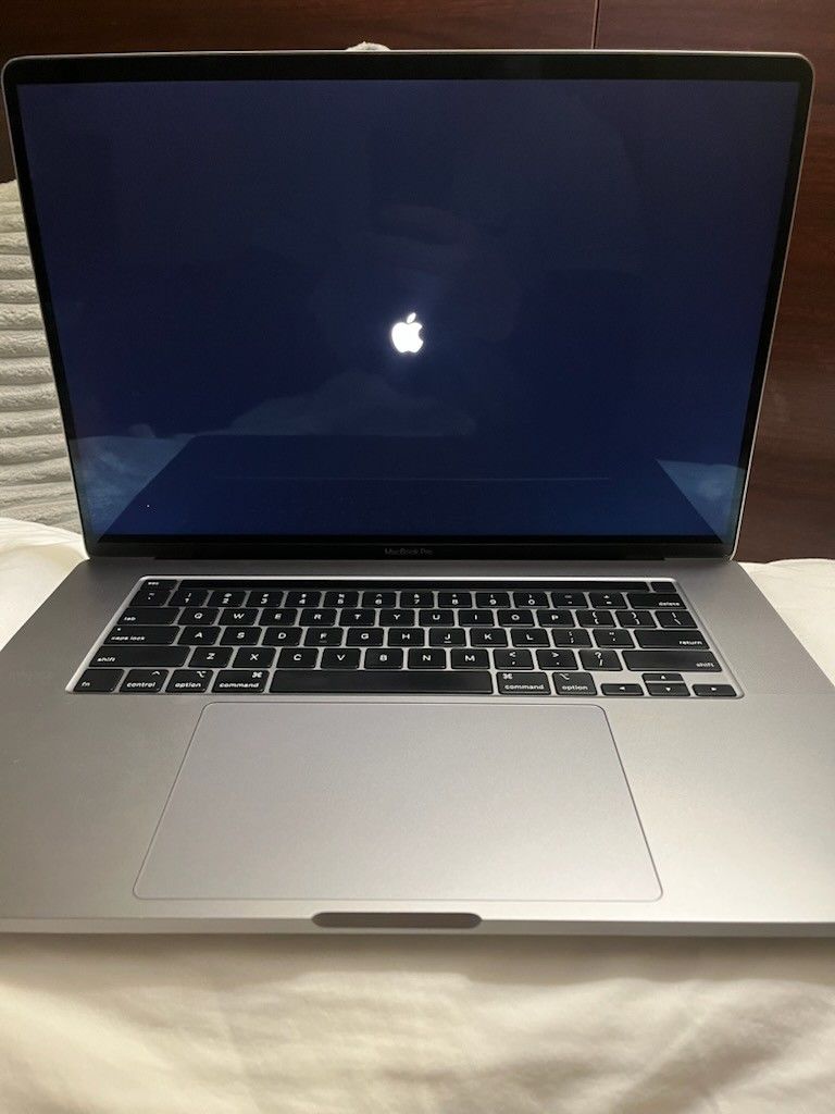 Macbook Pro 2019 16" *OBO