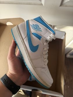 Jordan 1 UNC Mid 7.5 Woman’s