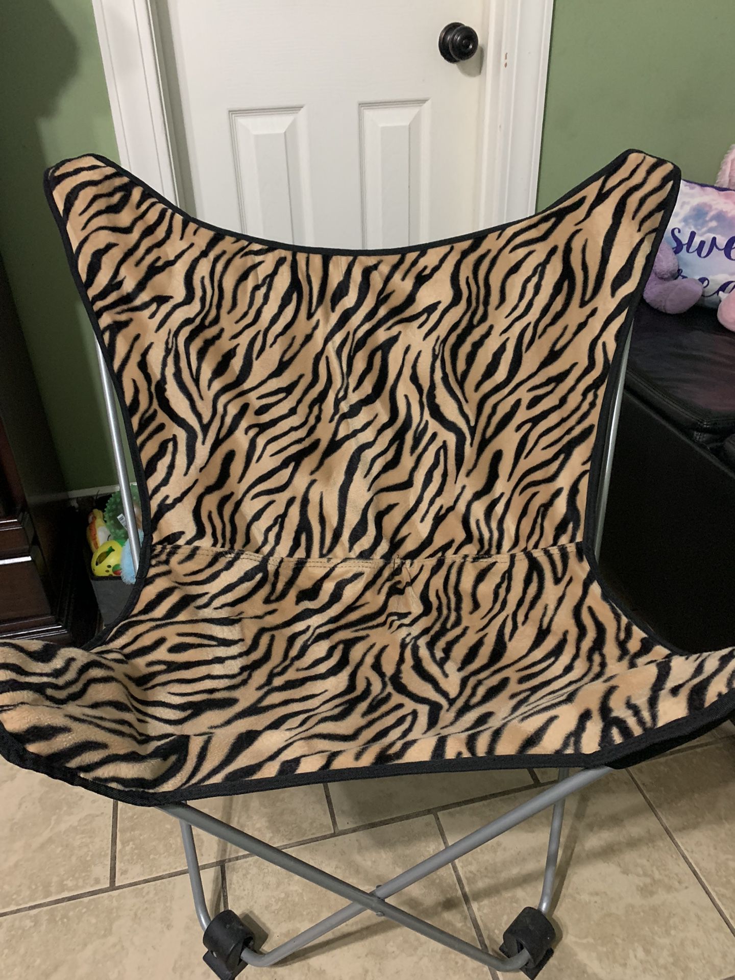  Leopard Folding Chair