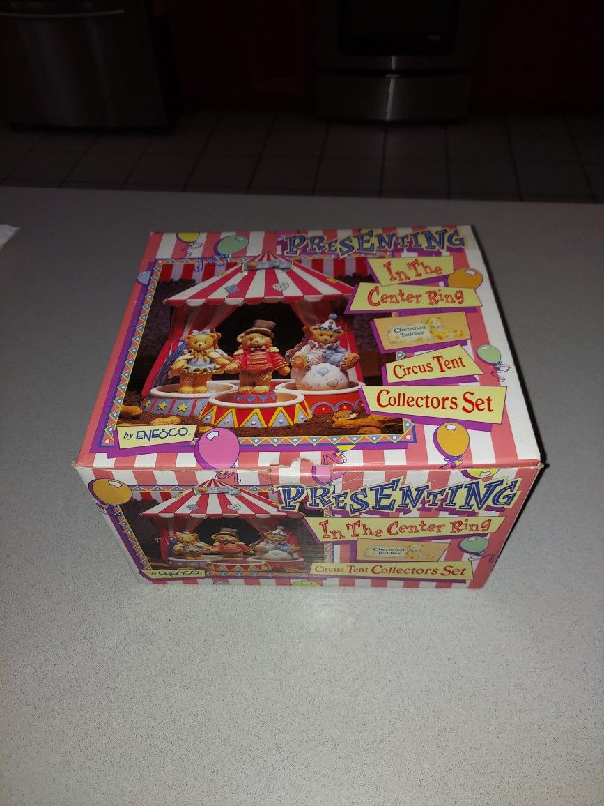 VINTAGE 1995 PRESENTING IN THE CENTER RING CHERISHED TEDDIES CIRCUS TENT COLLECTORS SET BY ENESCO COMPLETE IN BOX
