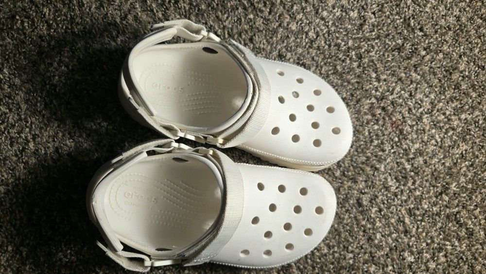 Crocs Size 7