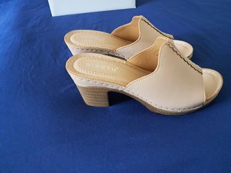 WOMEN'S SANDAL