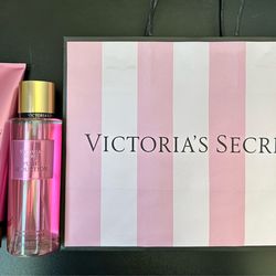 Victoria’s Secret/PINK Gift Set