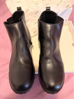 Black Women’s ankle boots  9.5