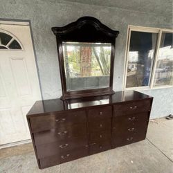 Tocador / Mirror With Dresser