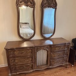 DRESSER WITH MIRRORS 