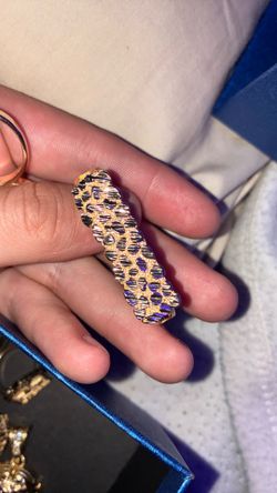 Nice two finger nugget ring
