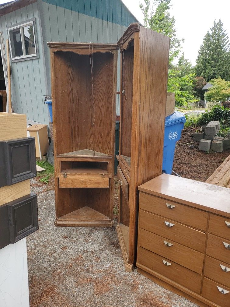 FREE - 2 Corner Shelves