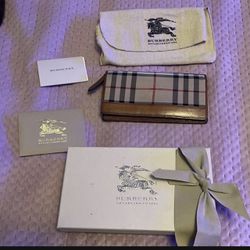 Burberry Wallet Authentic 