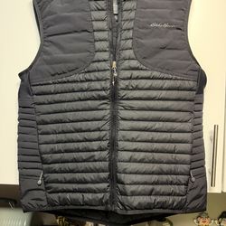 Womens eddie bauer puffy vest all new size S
