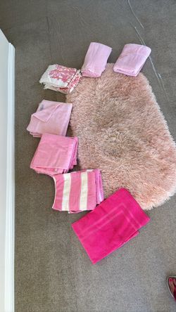 Mid Century Modern Towels And 2 Oz Bath Mats