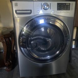  A Kenmore Washer And Dryer Set
